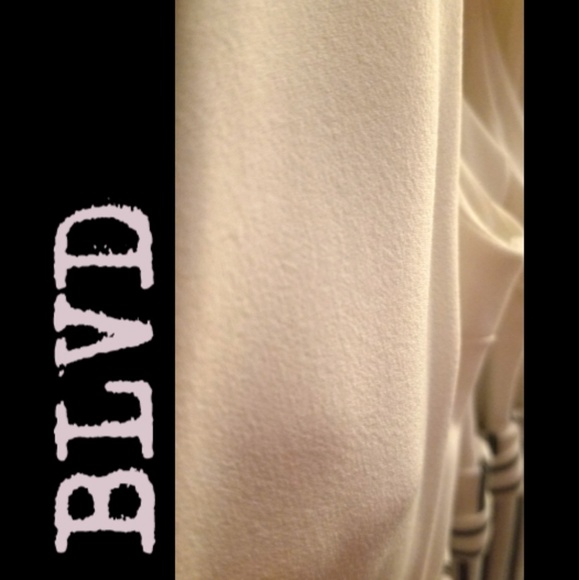 FINAL 🌅BLVD white/navy pinstripe pull-on Jumper - Picture 6 of 8